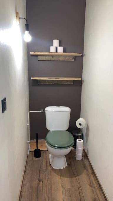 Maison En Bois A Entrechaux Eksteriør bilde