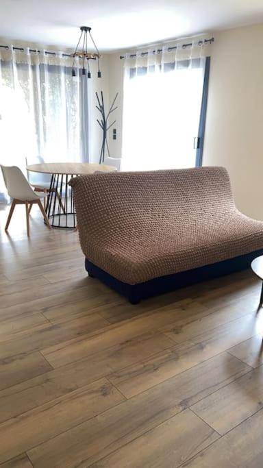 Maison En Bois A Entrechaux Eksteriør bilde